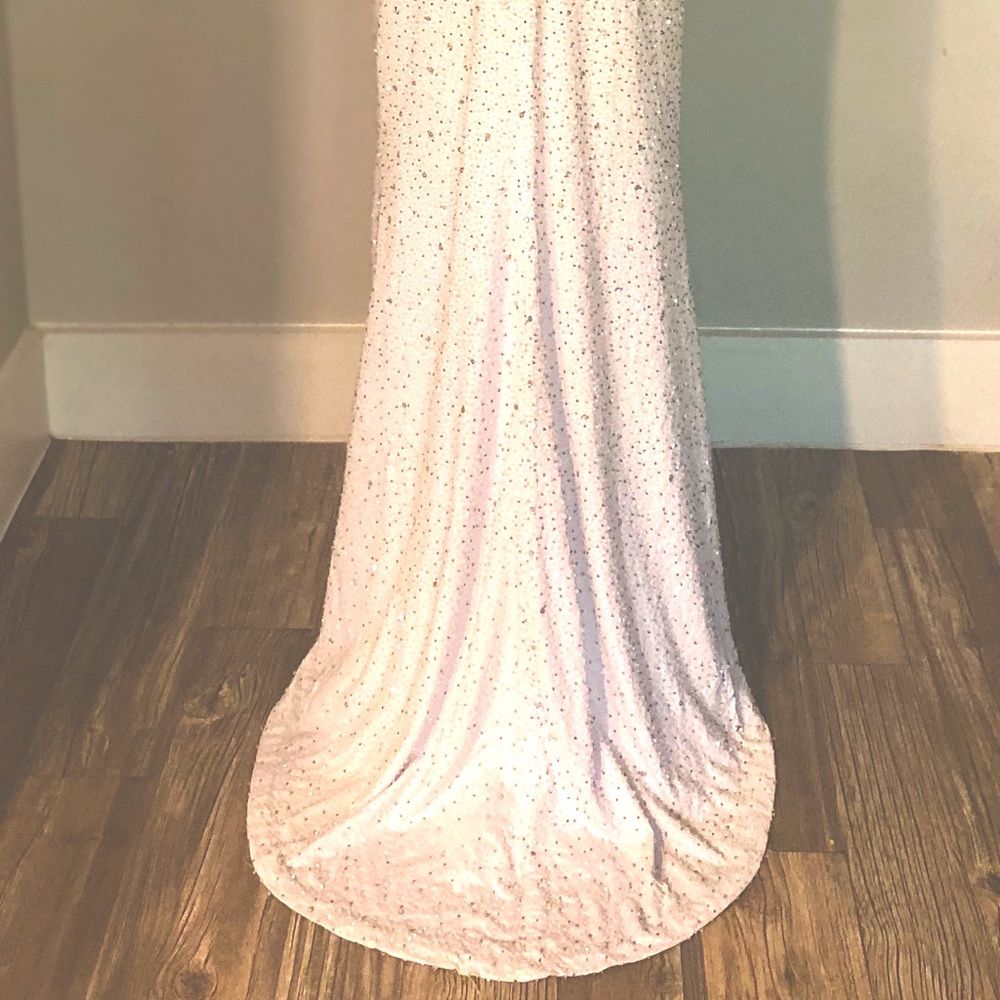 Event gown - Picture 5 of 8